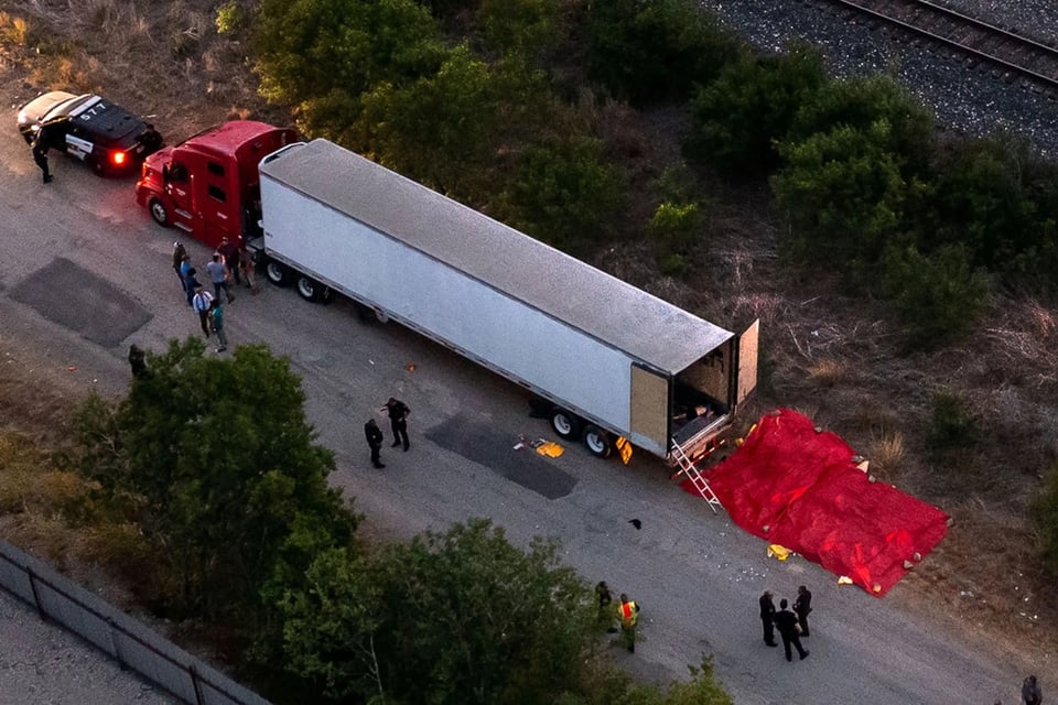 Rocían tráiler olor cadáveres: Usaron condimentos de Bistec
