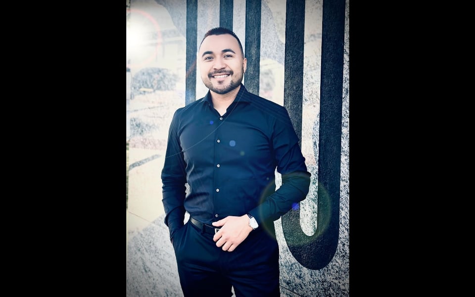 Carlos Cornejo, podcast, Óyenos Audio, MundoNOW, hispano