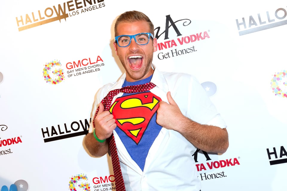 Superman, Anteojos, Camisa blanca, Sonriendo, Sonrisa perfecta
