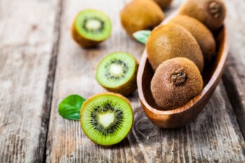 Reportan recall de kiwi verde
