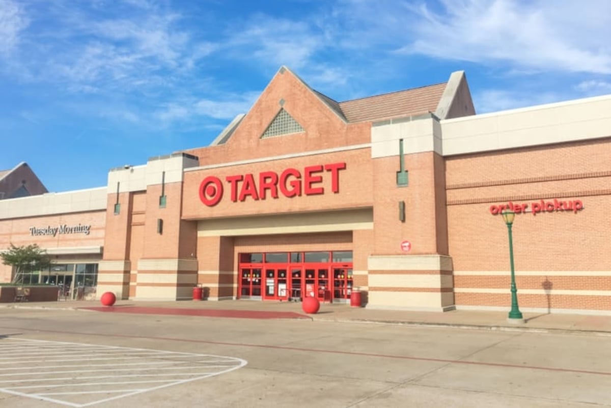 Evacúan Target rumores tiroteo