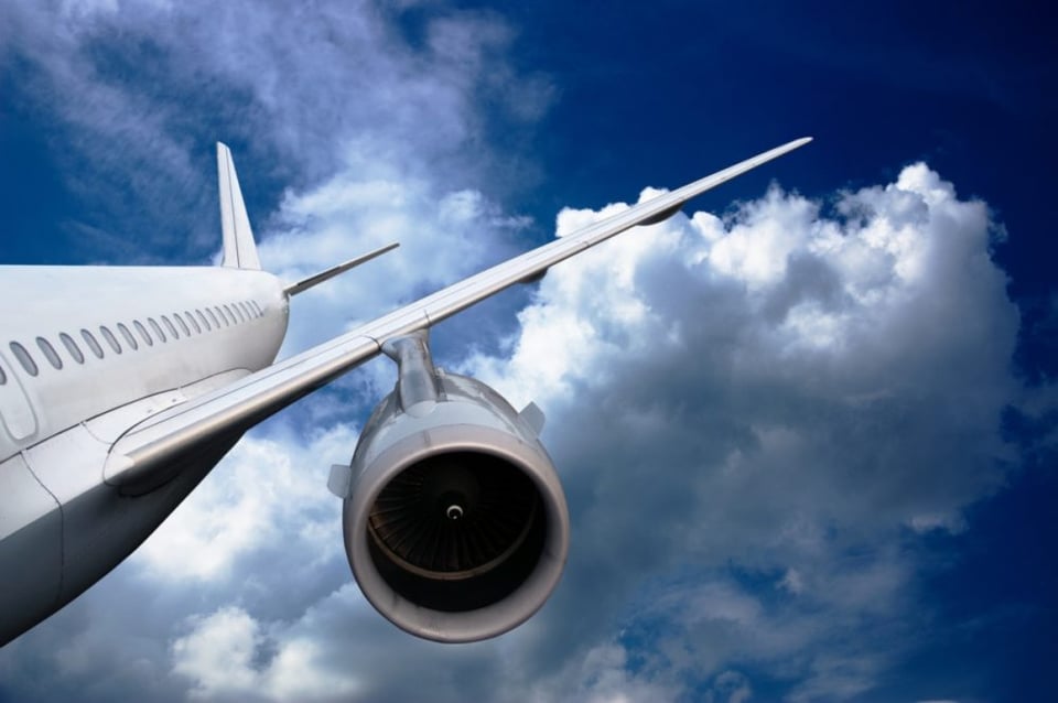 Avión se estrelló en Rusia y causó al menos 16 muertos y 7 heridos