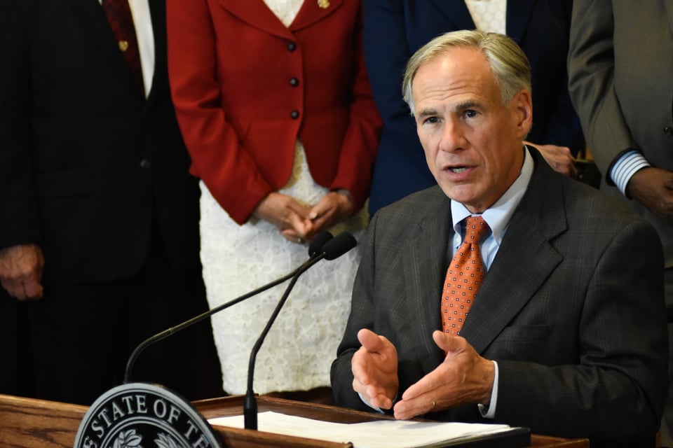 Gobernador, Greg Abbott, ilegales, EEUU, MundoNOW