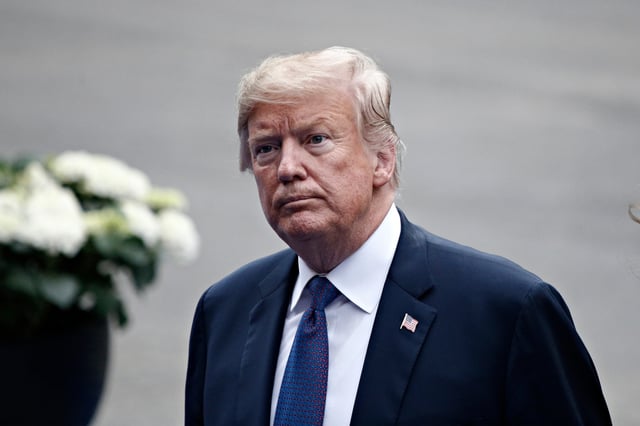 Juez dice que considera encarcelar a Trump por desacato de orden mordaza