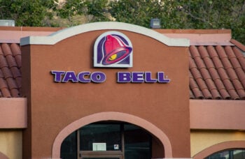 Taco Bell cierra restaurante