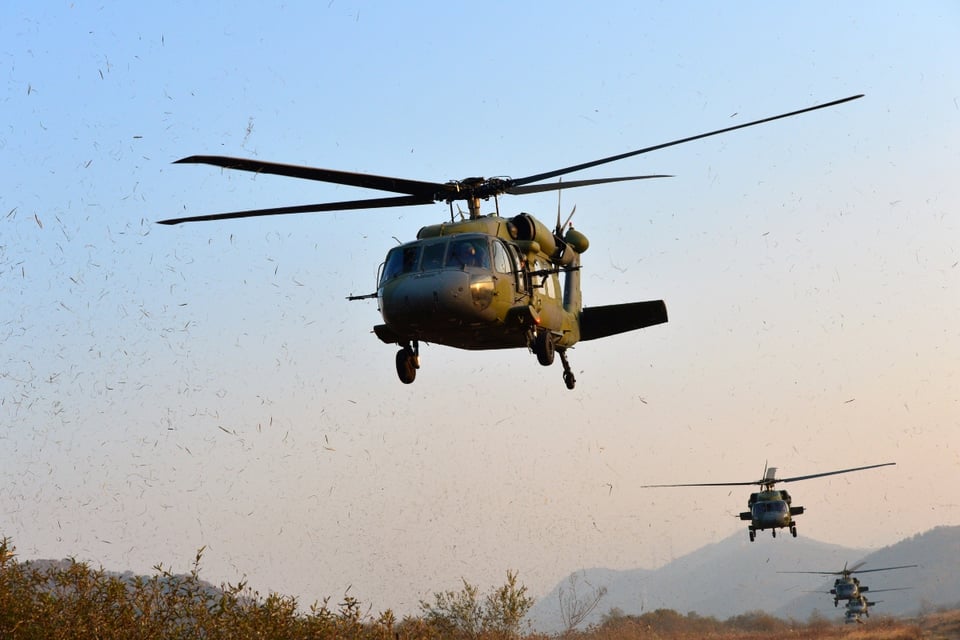 Se estrellan dos helicópteros Black Hawk en EEUU