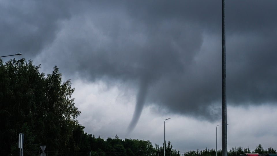 Emiten alerta de tornado y advierten sobre clima severo en EEUU featured image