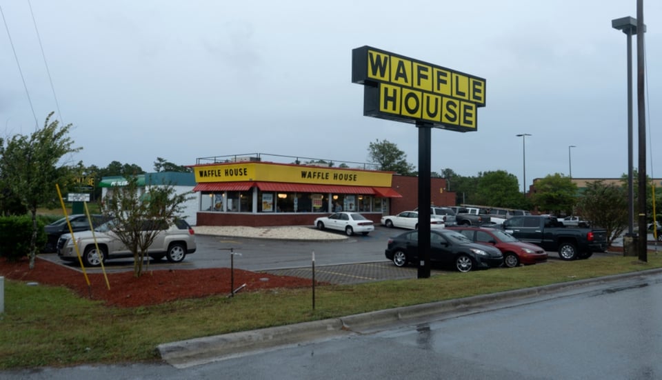 Reportan tiroteo con saldo mortal en el Waffle House