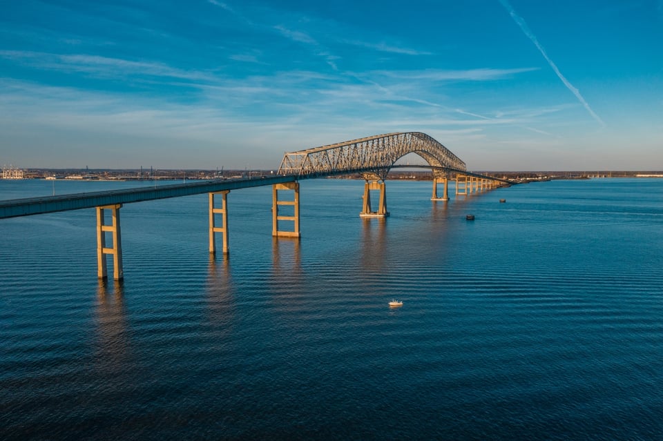 Tío víctima Baltimore ayuda, puente, Francis Scott Key, EEUU, MundoNOW