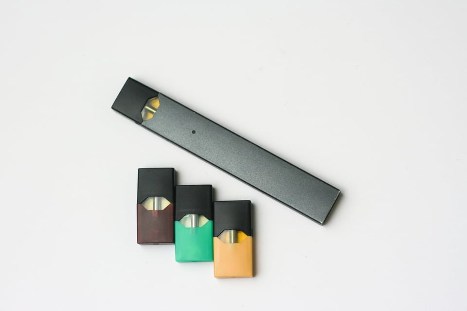 Prohibir venta de cigarros JUUL