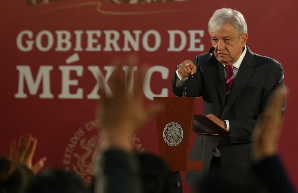 En conmemoración del Día Internacional de la Mujer en Palacio Nacional ¿AMLO salió a defender a los cárteles?
