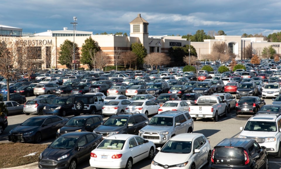 Reportan tiroteo a las afueras de mall en Estados Unidos