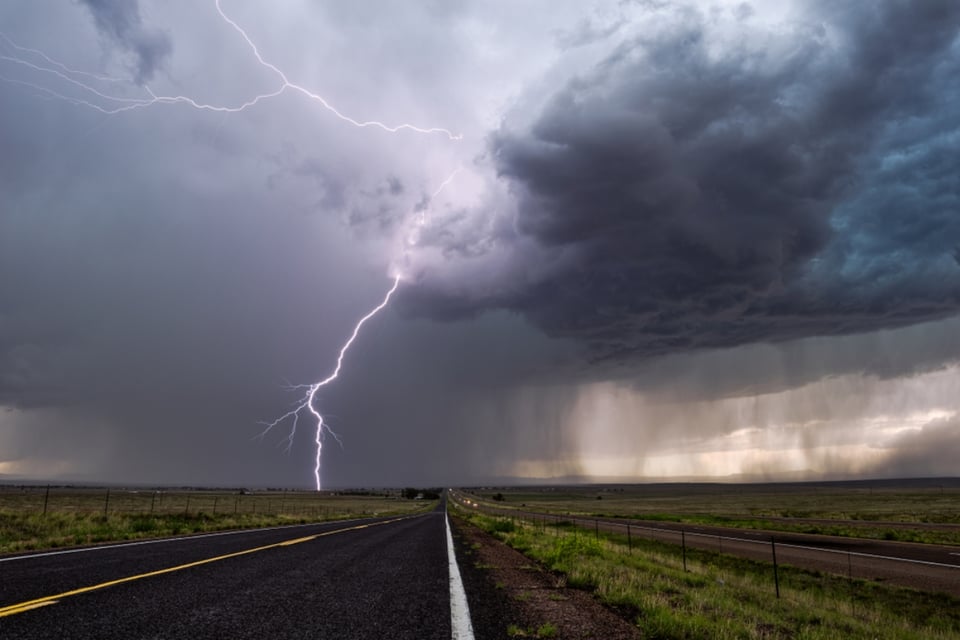 Lightning strikes moving truck on Florida highway (Video)