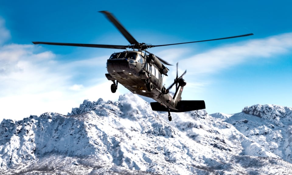 Dos helicópteros Black Hawk de la Guardia Nacional caen en pista de esquí