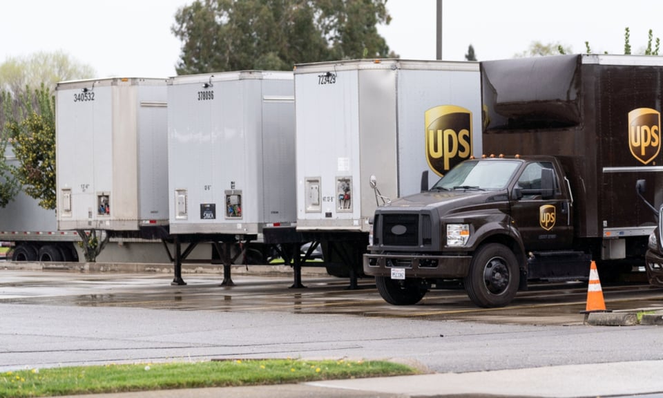 Reportan enorme explosión en instalaciones de UPS