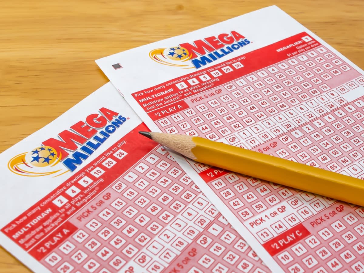 Iowa lottery: Man wins $1 million Mega Millions prize because of a mistake