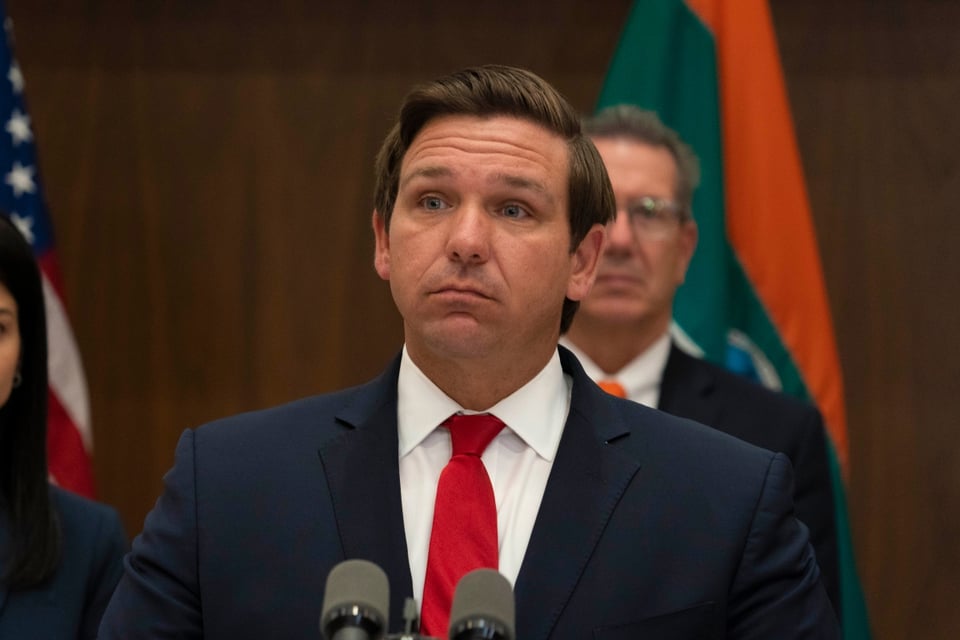 Ron DeSantis perdonaría a Trump de cualquier cargo federal