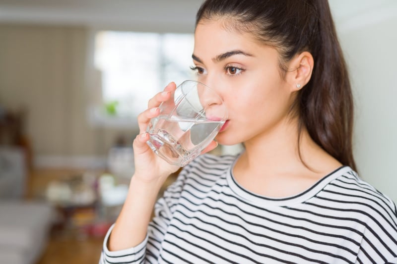 mujer, bebida, agua, hidratación, fluidos