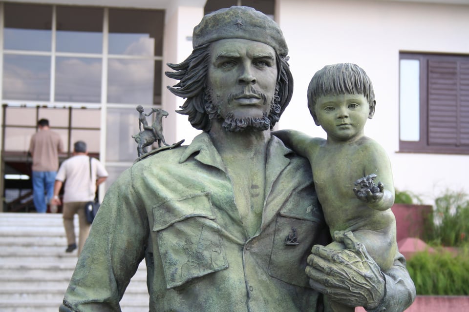 Che Guevara statue
