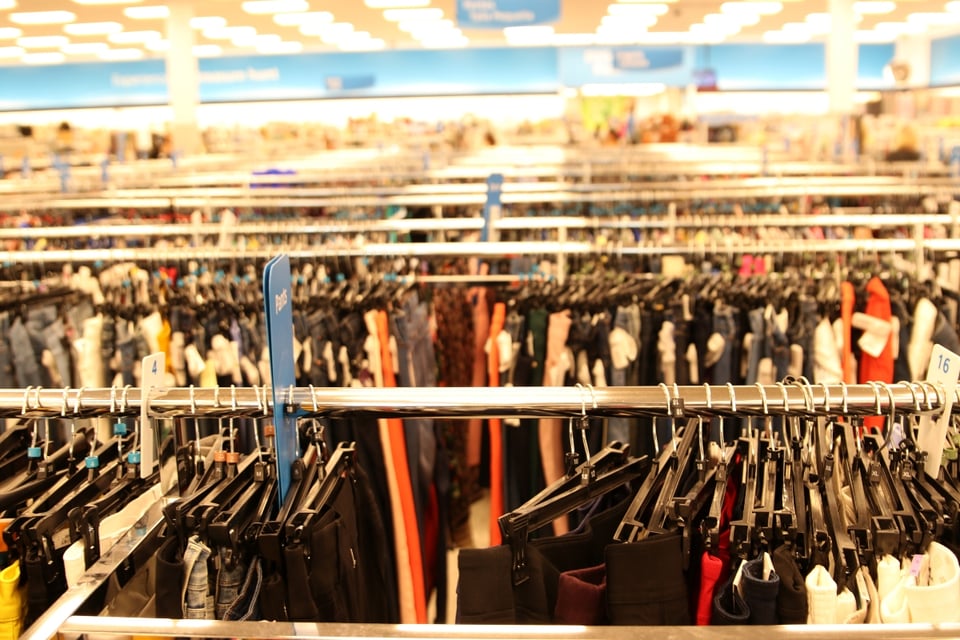 Clothing, offers, stores, USA, MundoNOW