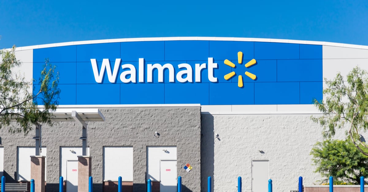 ¿Qué beneficios ofrece Walmart a sus empleados?
