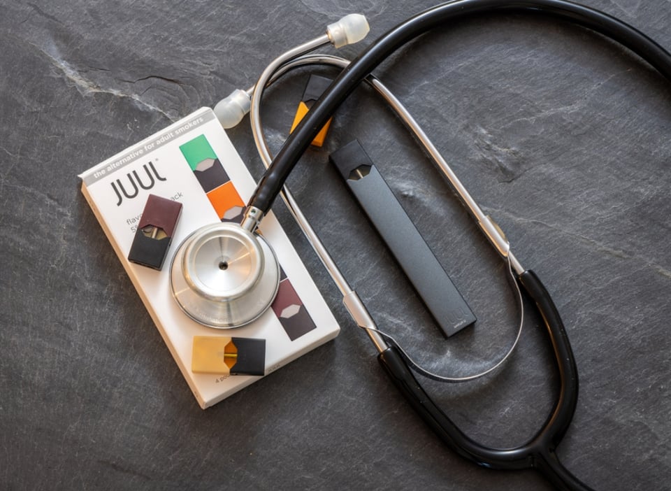 Prohibir venta de cigarros JUUL