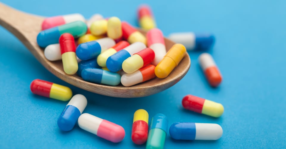 Un cucharón con medicamentos