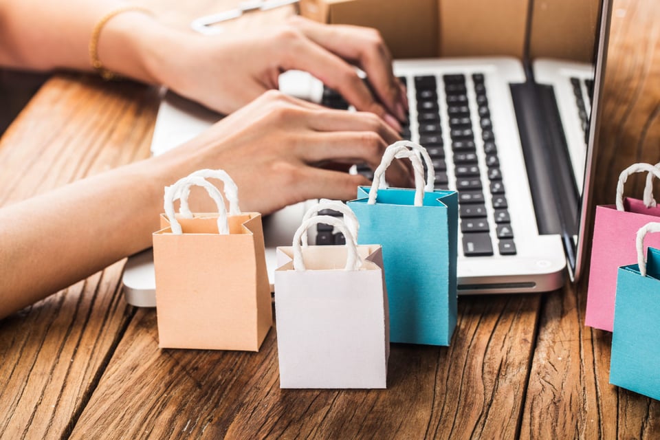 Shopping, Online, At,Home, Concept, MundoNOW