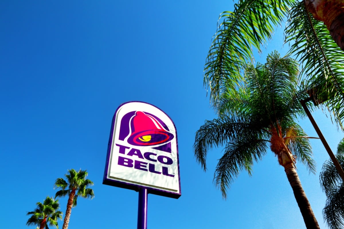 Incidente en Taco Bell: Hombre cae inconsciente y lo trasladan al hospital