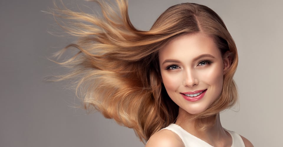 Cómo usar shampoo seco, 8 grandiosas formas de hacerlo