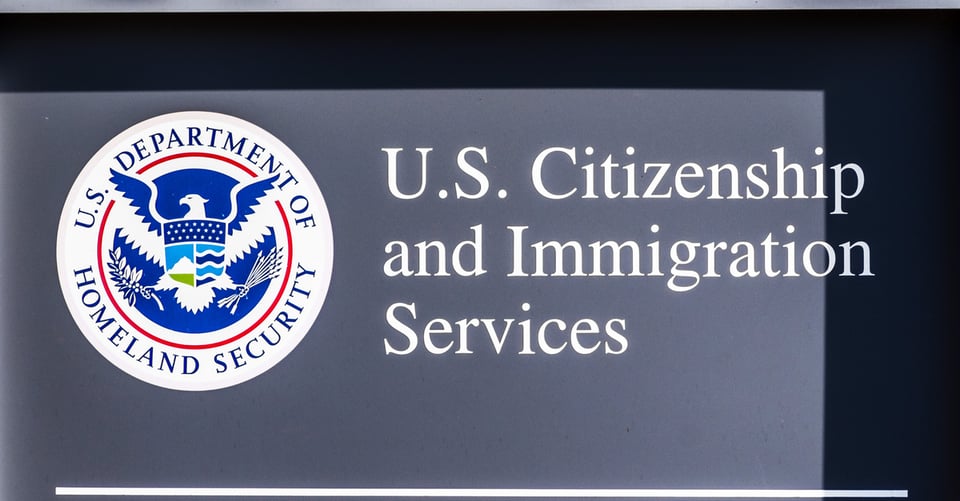 ¿Cómo puedo saber el estado de mi caso en Migración?