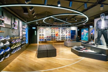 Mary Dillon, directora ejecutiva de Foot Locker, habla de las 400 sucursales que cerrarán