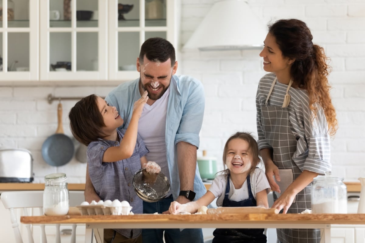 Una experta te da ‘tips’ para criar a tus hijos para el futuro; «Lo de allá afuera puede ser aterrador»