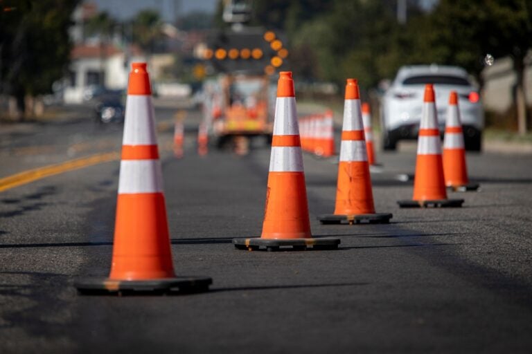 Reportan fuerte accidente automovilístico en carretera de México que involucra a 10 autos