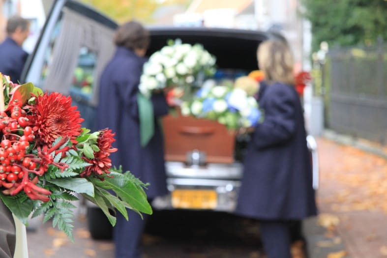 Former news anchor Lesley Swick Van Ness dies suddenly on vacation