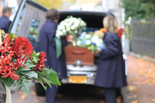 Former news anchor Lesley Swick Van Ness dies suddenly on vacation