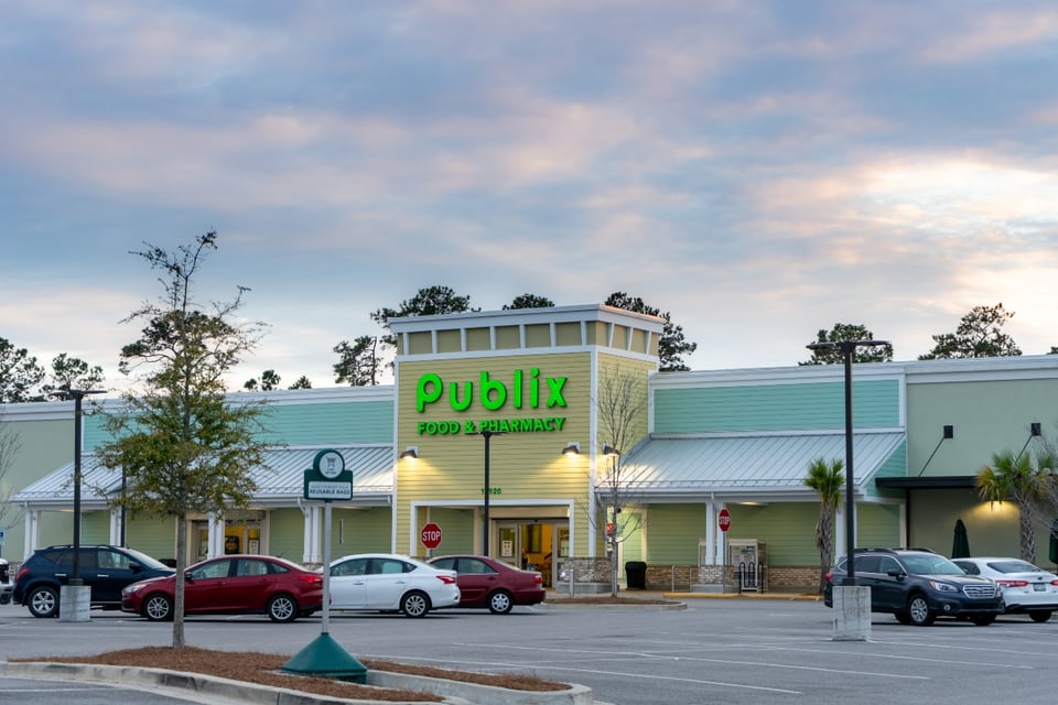 Ataque en el Publix, hombre golpea salvajemente a una mujer embarazada