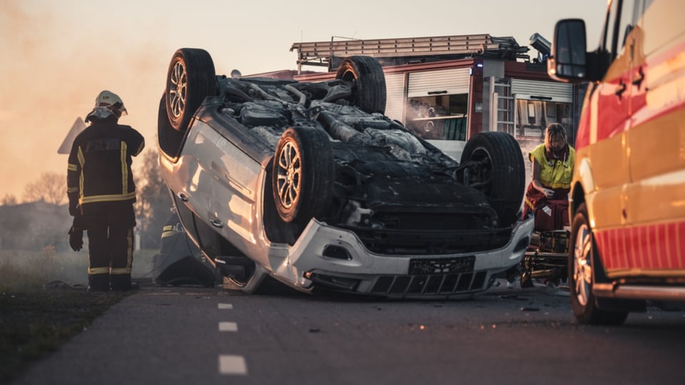 Camioneta se volcó y giró varias veces en impresionante persecución policial (Video)