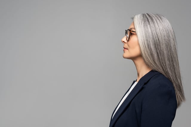 5 beneficios de tener canas que no sabías