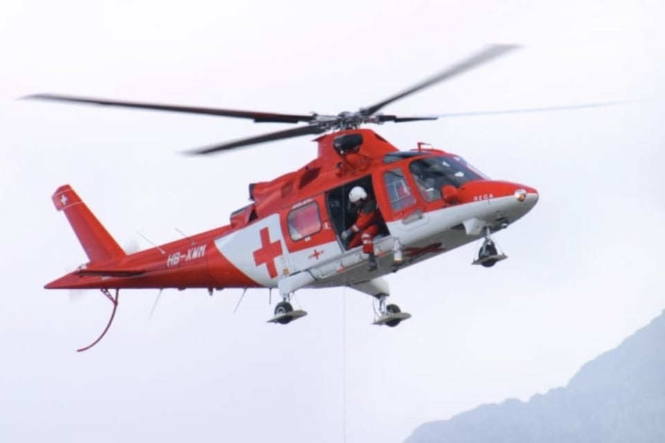 Cae helicóptero con 6 personas a bordo y lanzan intensa búsqueda