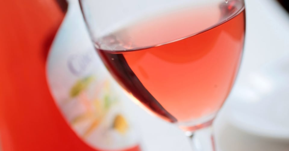 Rosé all Day: 5 Pink Wines we Can’t Stop Sipping Poolside