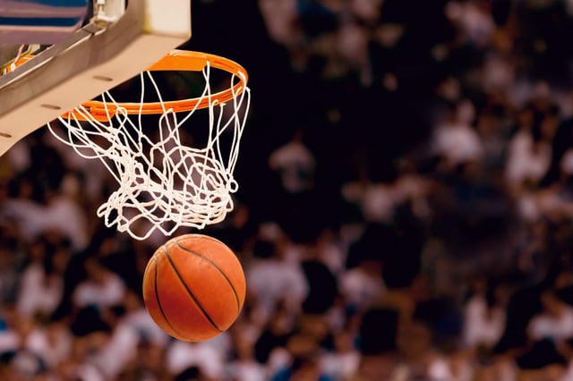 Golden State Warriors perdieron ante los Phoenix Suns en Arizona por un marcador de 130-119.