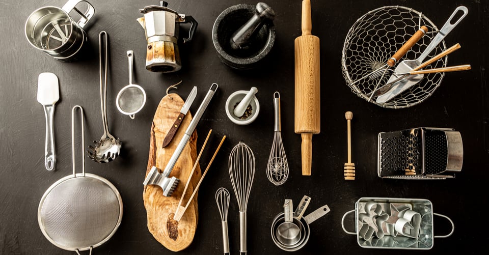 Herramientas esenciales de cocina: 12 artículos que no pueden faltar