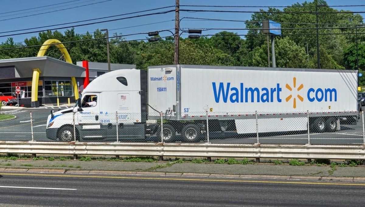 Walmart anuncia salario anual de $95 mil a $110 mil para nuevos camioneros