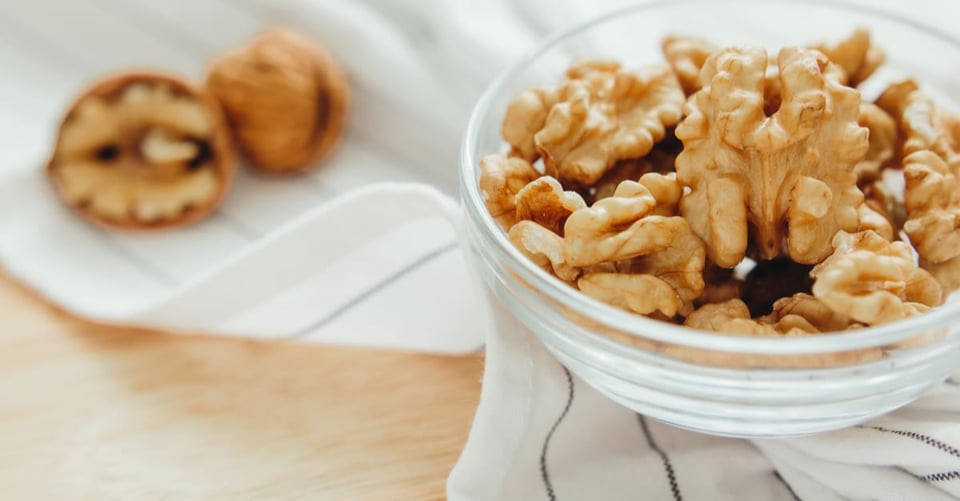 Peeled nuts