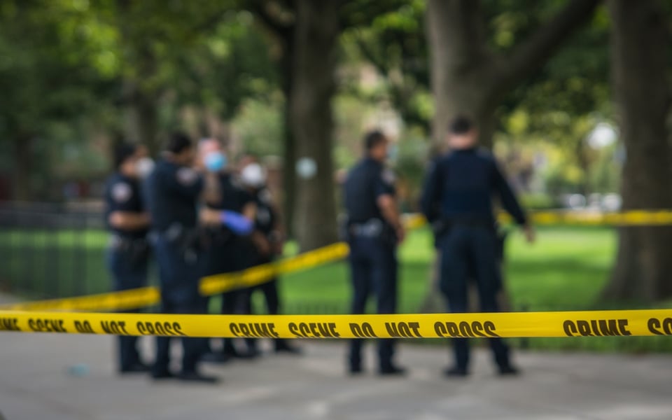 Tiroteo en Kentucky deja un policía muerto y otros heridos por pistolero atrincherado