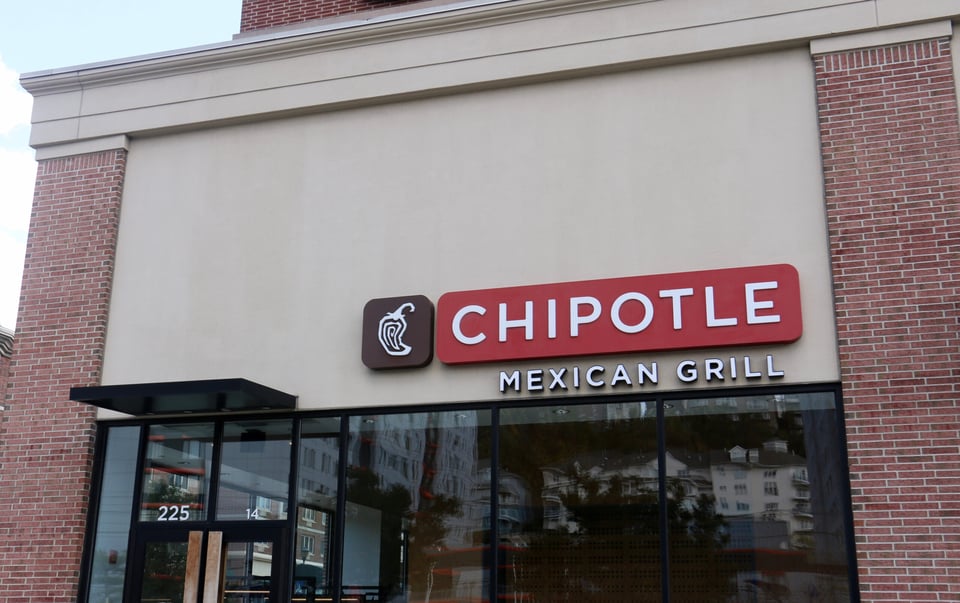 Chipotle agrega recargo automático: El restaurante atemoriza a todos