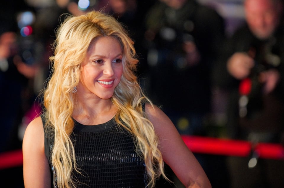 Comparan a Shakira con la Princesa Diana por usar ‘El Vestido de la Venganza’
