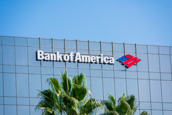Gigante de bancos, Cadena, Efectivo, Impacto, Comunidad