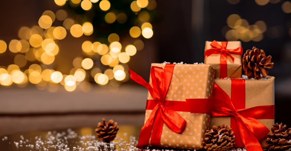 regalos baratos Navidad, regalos, moños rojos, luces navideñas, MundoNOW
